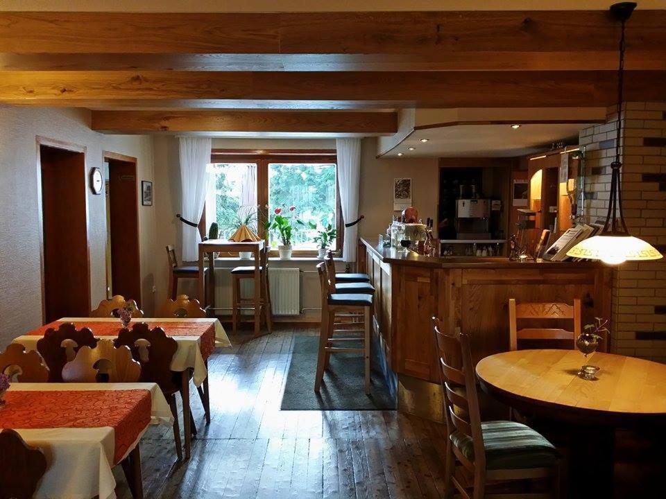 Gast- Und Pensionhaus Zur Linde Staufenberg  Exteriör bild